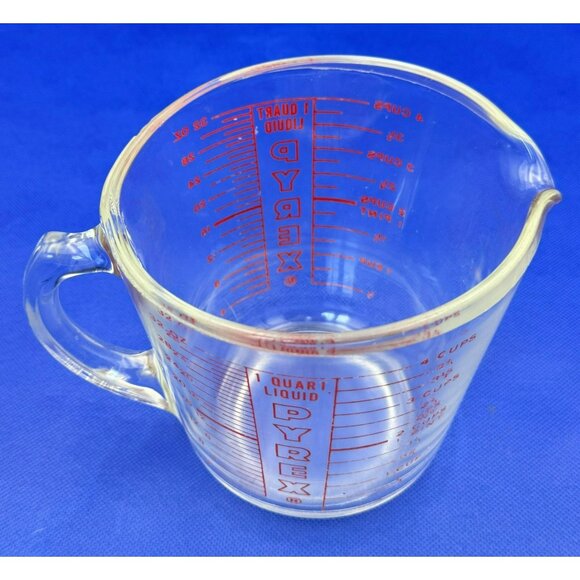 Pyrex 4-Cup D handle 532 glass measuring cup 1-quart USA red lettering FLAW - Picture 9 of 12